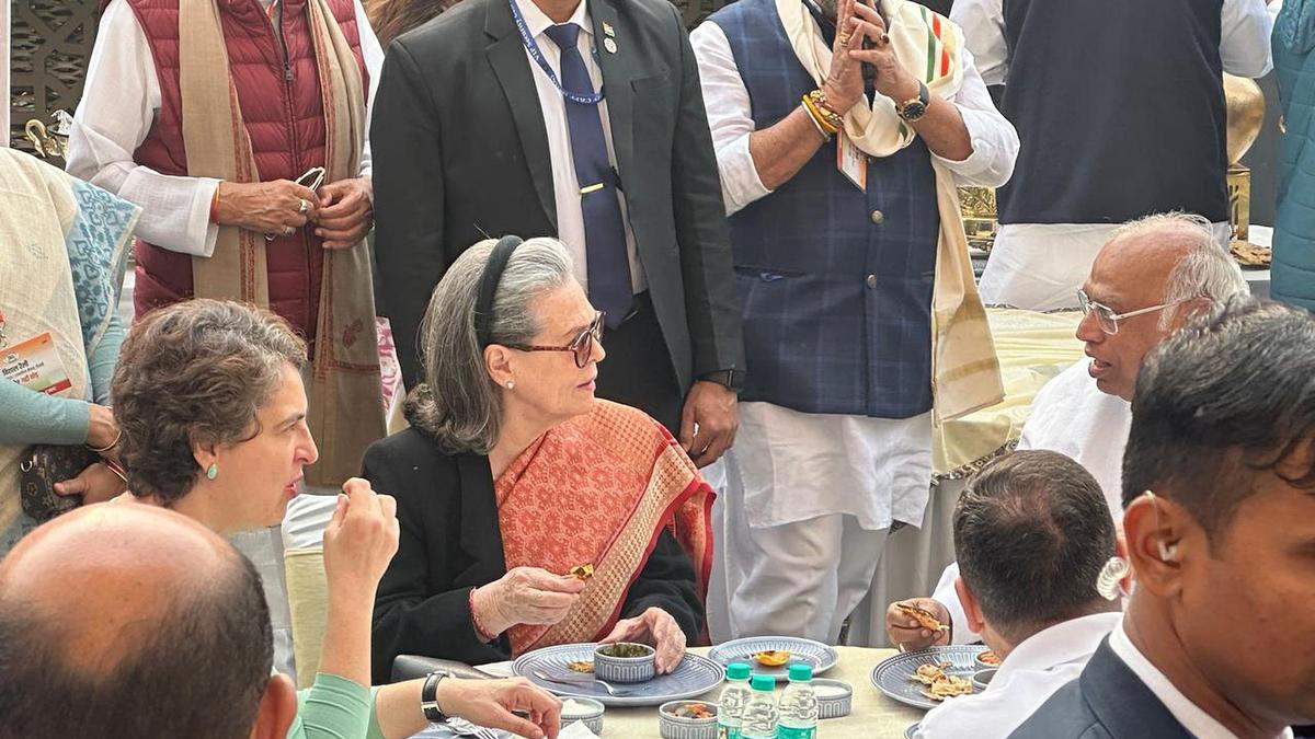 Chief Minister, Deputy Chief Minister flag 'poll irregularities' in Delhi rally