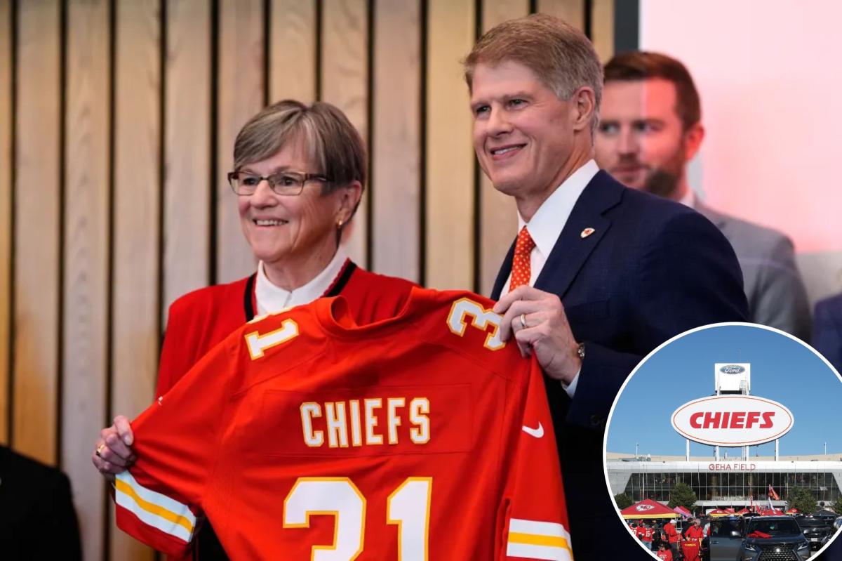 Chiefs owner Clark Hunt reveals why team chose to leave Missouri to...