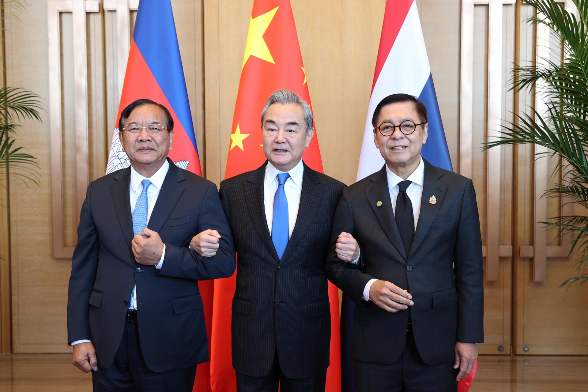 Top diplomats of China, Cambodia and Thailand meet as Beijing seeks to strengthen role in dispute - The Korea Times