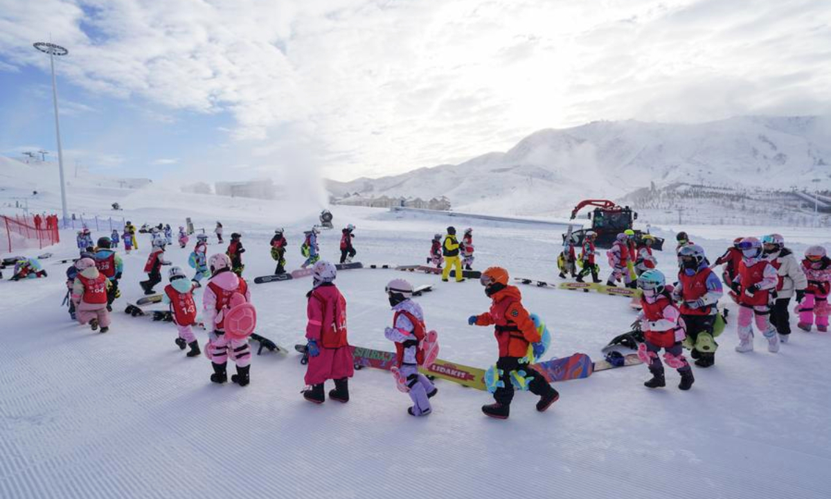 China rolls out school breaks to snowball winter tourism fever