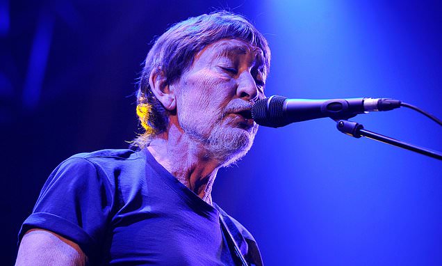 Driving Home For Christmas singer Chris Rea hailed as 'legend´ by...