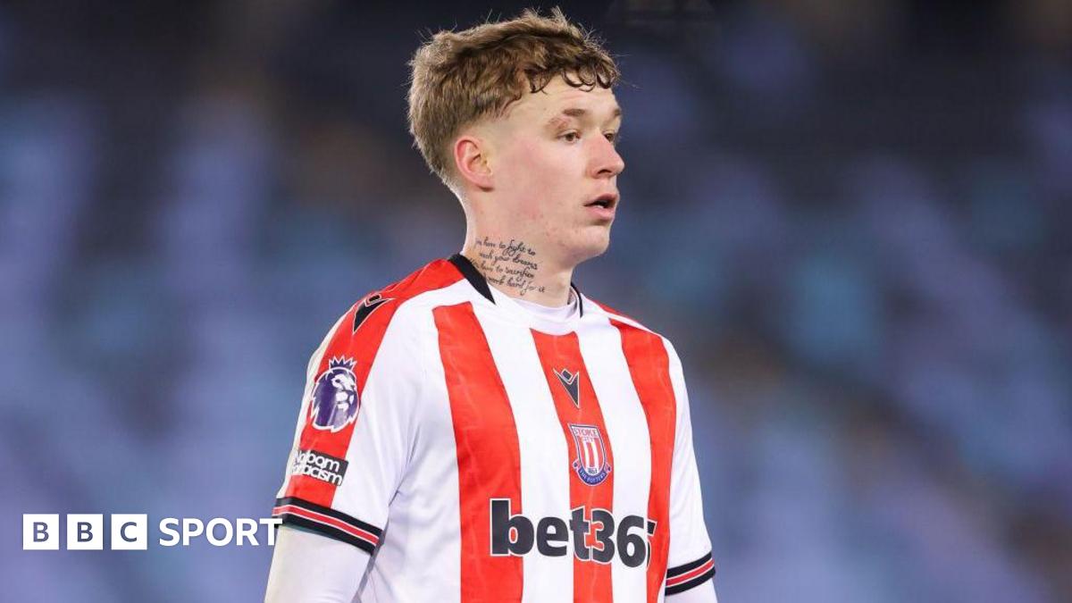 Christy Grogan joins Aldershot Town on loan from Stockport County
