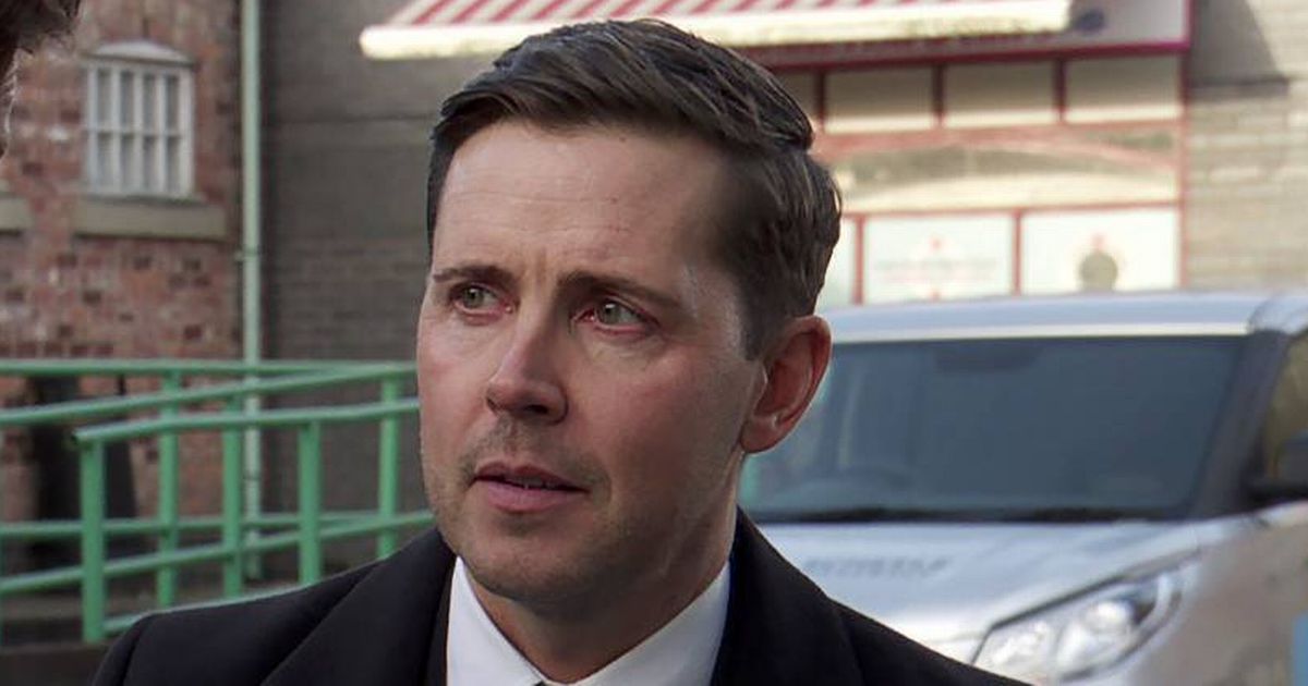 Coronation Street's Gareth Pierce leaves fans in awe over Hollywood friendship 'who knew' - The Mirror