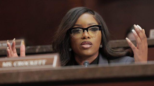 Crockett: 'I see the government shutting down' in January