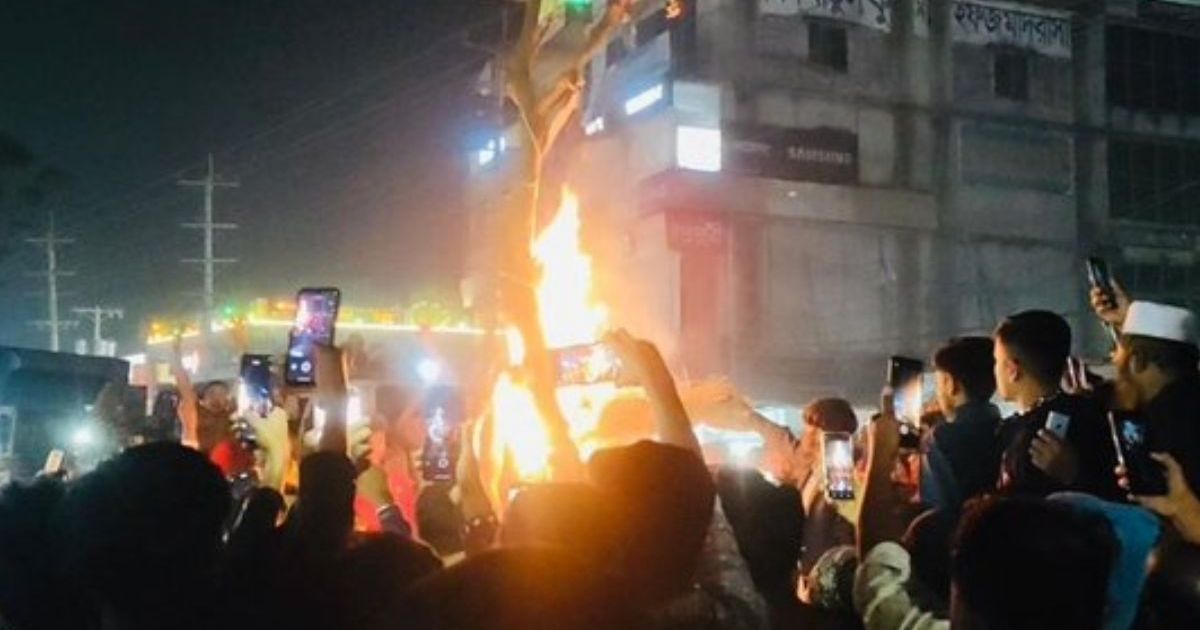 Dad, 27, lynched and burnt by baying mob because of 'blasphemy' - Daily Star