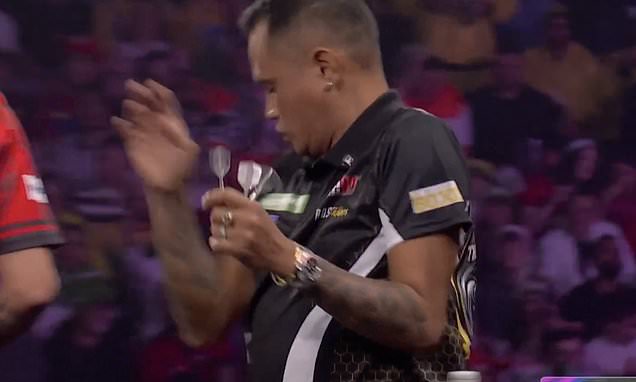 Hilarious moment darts star RUNS AWAY from the Ally Pally wasp