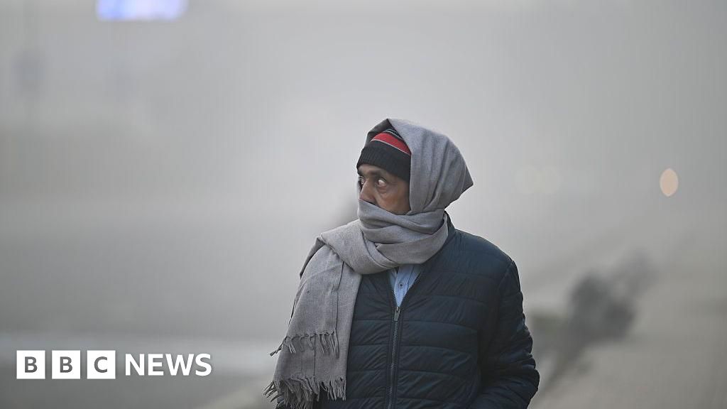 Delhi air pollution: India imposes new measures as AQI worsens