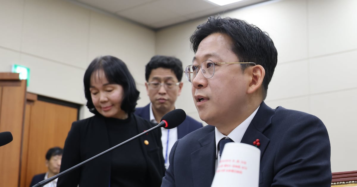 Deputy PM Bae Rebuts Coupang's 3,000-Account Data Leak Claim