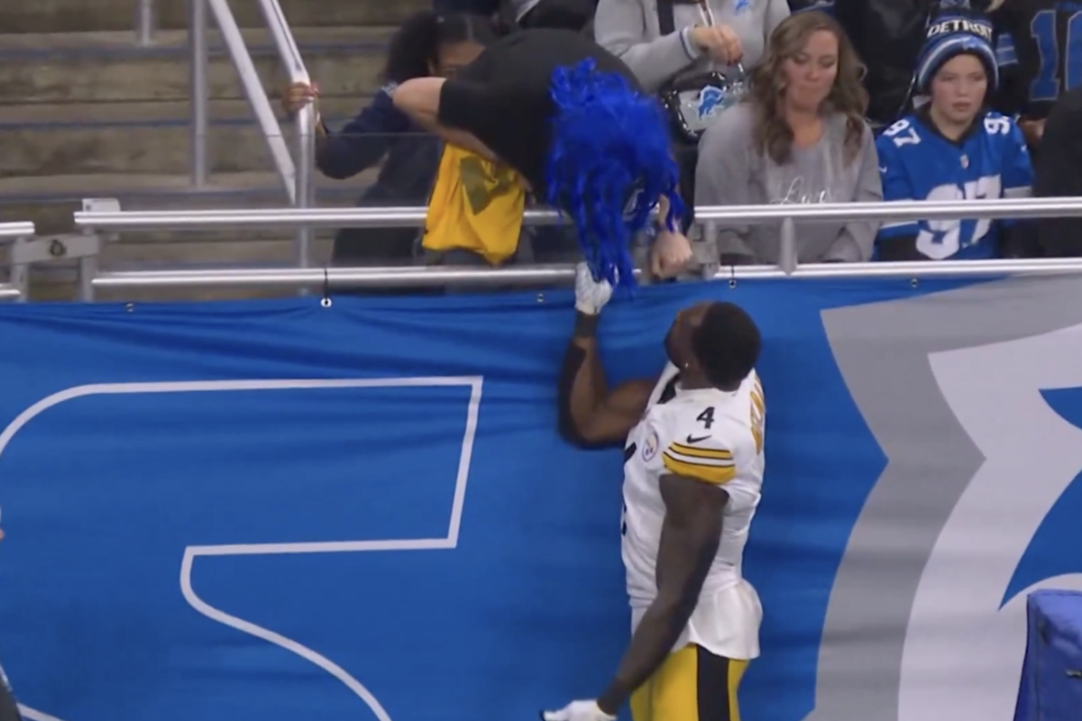 DK Metcalf suspended by NFL for taking swing at Lions fan