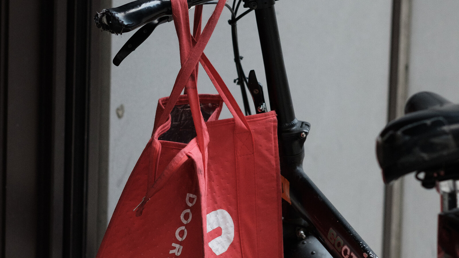 DoorDash Deliverer Faces Tampering Charges Tied to Food Order