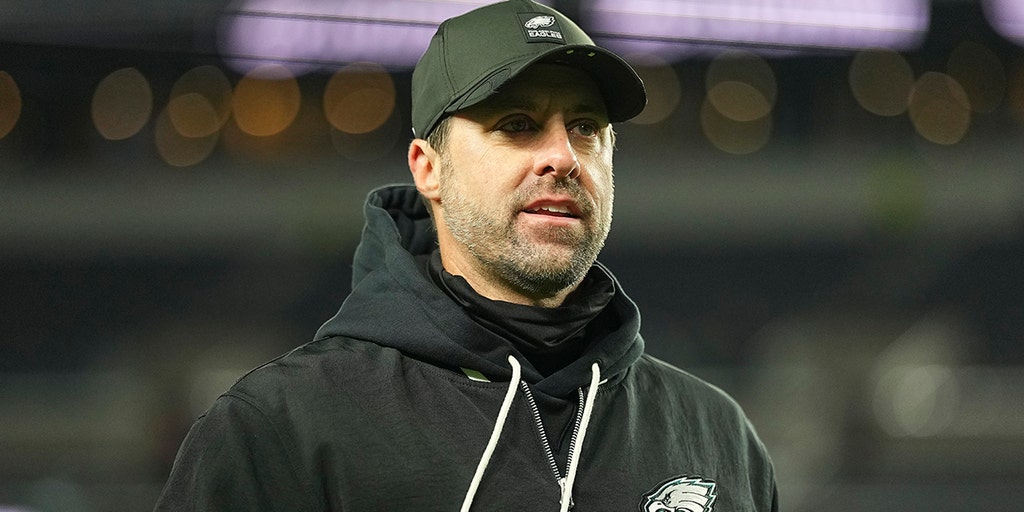 Eagles fans vandalize coordinator's home with eggs after team gets booed off field at home, police say