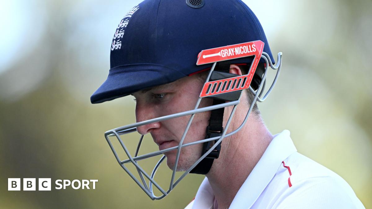 The Ashes: England on brink of defeat after Nathan Lyon ends Zak Crawley resistance