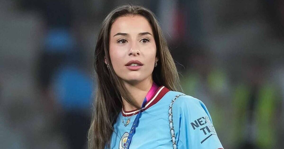Erling Haaland's girlfriend had 11-word reaction when he put Man Utd match on TV
