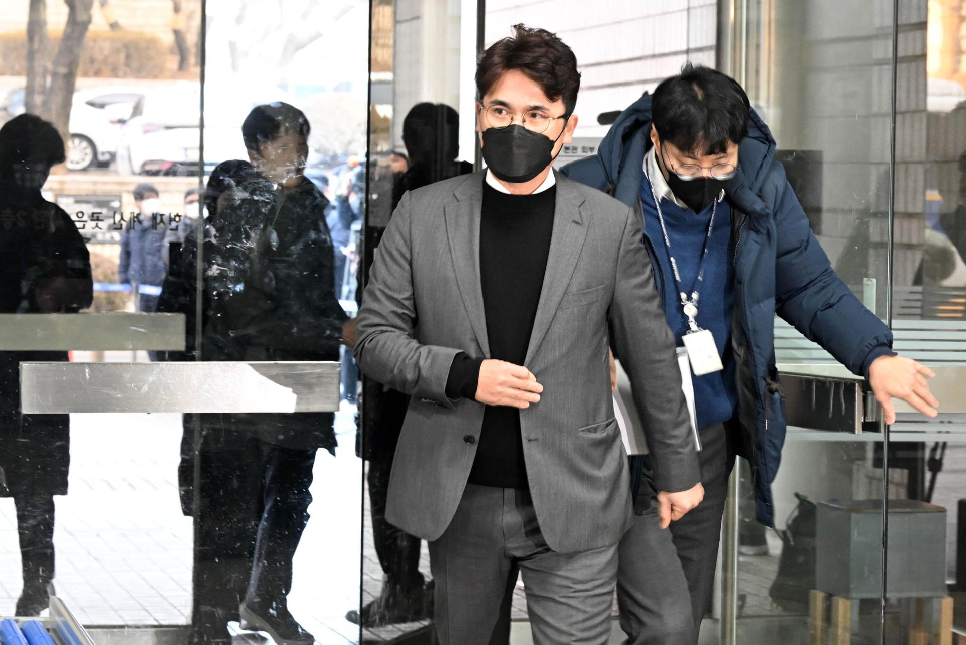 Ex-KBO club GM banned for life over bribery allegations - The Korea Times