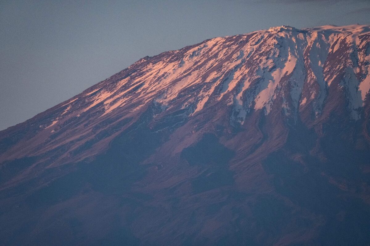 Five Die in Helicopter Crash On Tanzania's Mount Kilimanjaro