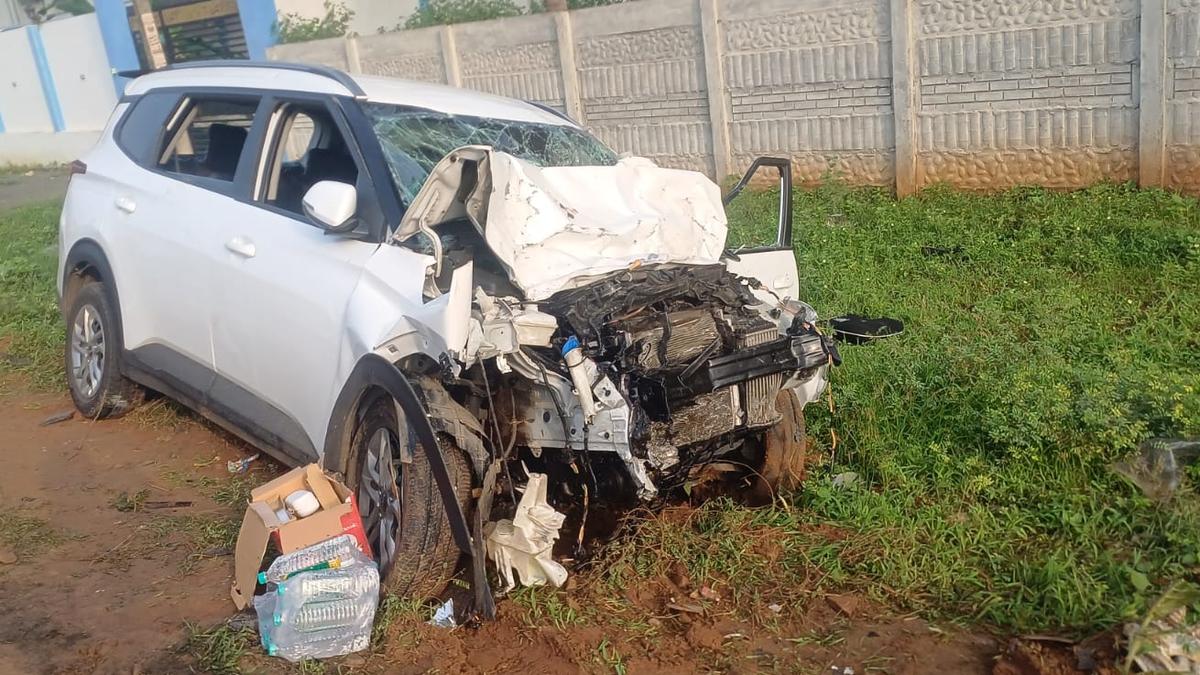 At least five killed, seven injured in road accident on ECR near Tamil Nadu's Keelakarai