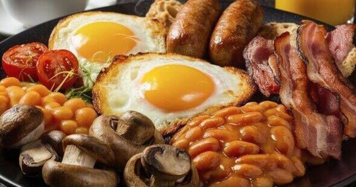 Full English breakfast will be ready in 5 minutes with chef's simple recipe