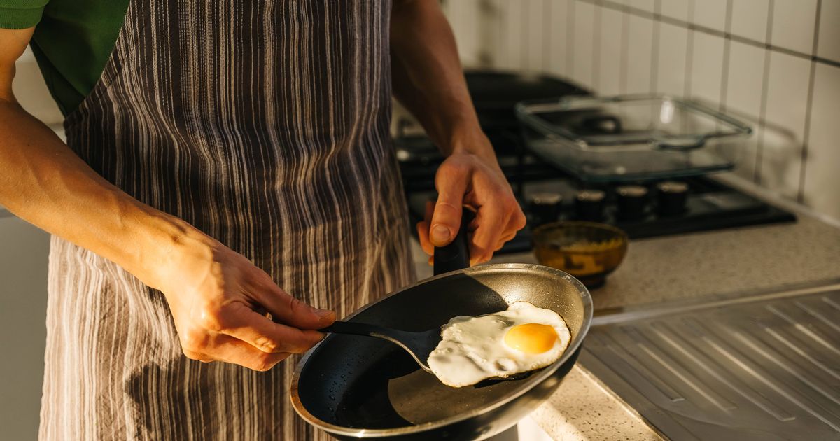 Gordon Ramsay always adds 1 extra thing to pan to make perfect fried eggs  - The Mirror