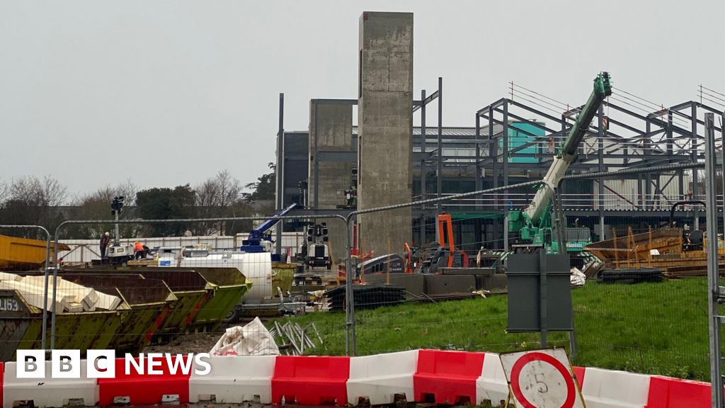 Work on Guernsey's new post-16 campus 'going really well'