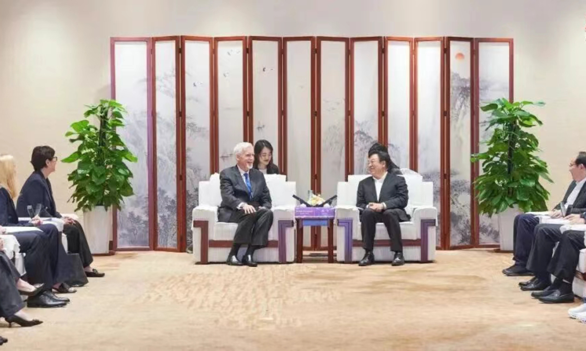 Hainan Party chief Feng Fei meets with James Cameron as 'Avatar 3' holds Chinese premiere in Sanya