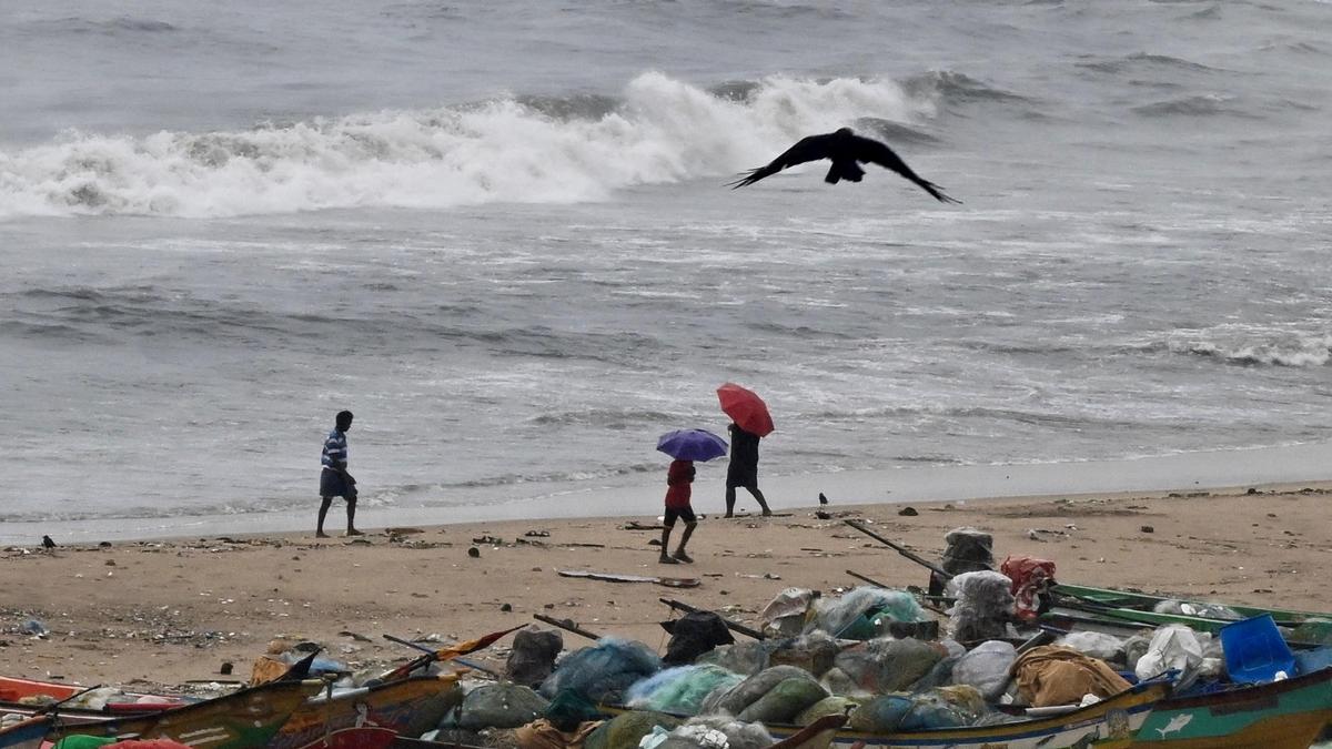Heavy rains to persist to continue in Chennai and neighbouring districts; system to weaken tonight