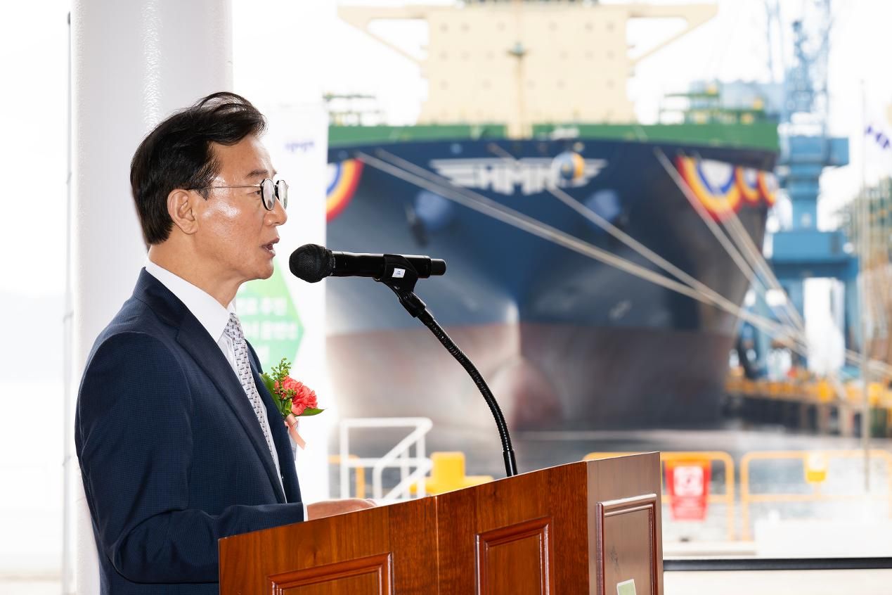 Will gov't succeed in relocation of HMM to Busan? - The Korea Times