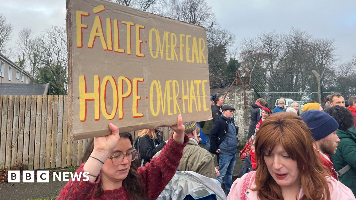 Opposing rallies taking place over Inverness barracks asylum plans