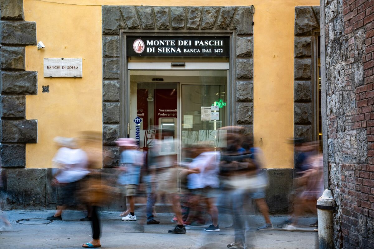 Italy Regulator Ruled Out Investor Pact in MPS-Mediobanca: Sole