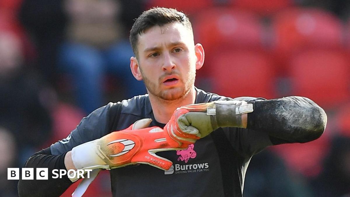 Jackson Smith: Barnsley goalkeeper agrees seven-day Grimsby Town loan