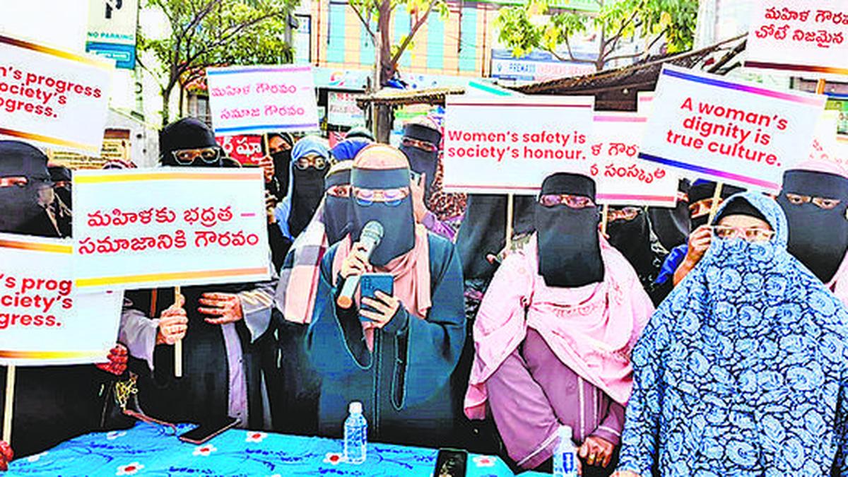 Hijab row: Jamaat-e-Islami Hind's women's wing holds protest demanding Bihar CM Nitish Kumar's ouster