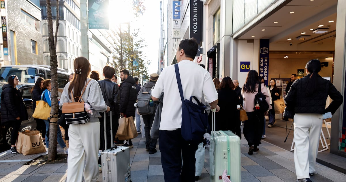 Japanese Accommodation Rates Plummet as Chinese Tourists Decline