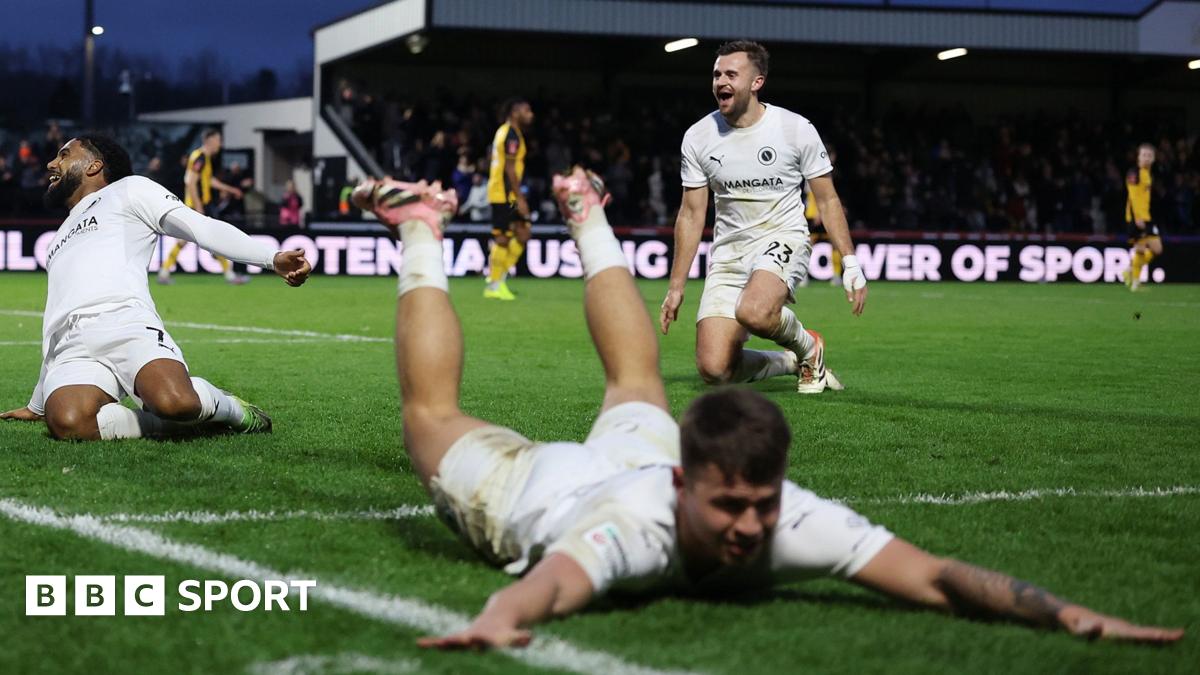 Jeff King: Boreham Wood full-back likened to Alexander-Arnold