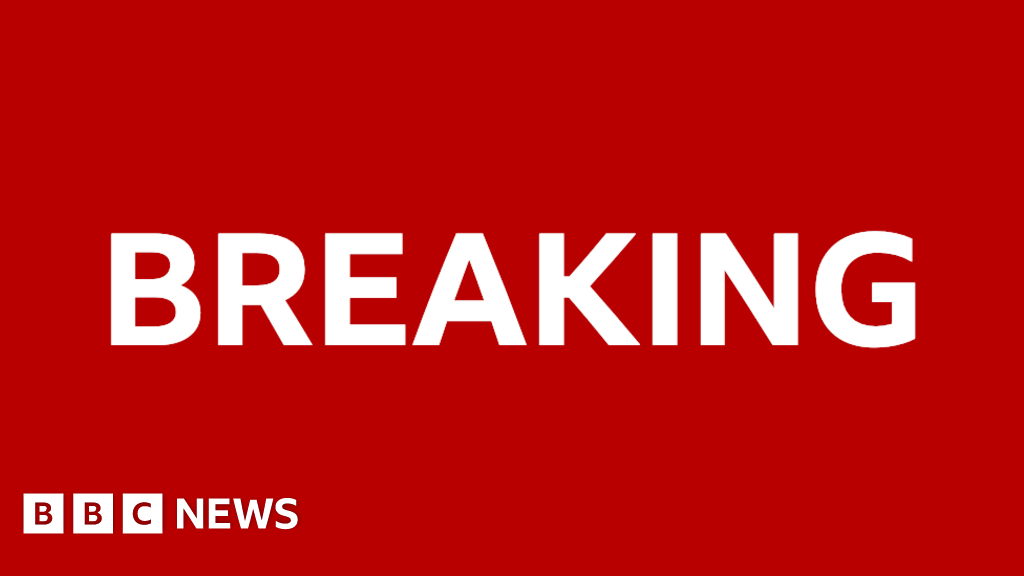 Jeffrey Epstein: US judge orders unsealing of grand jury records from abandoned case