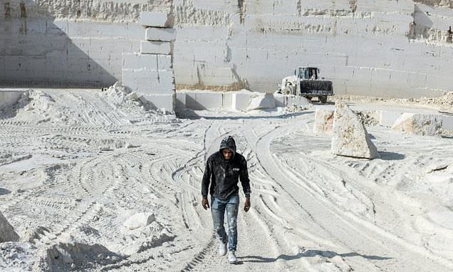 Famed Jerusalem stone still sells despite West Bank economic woes