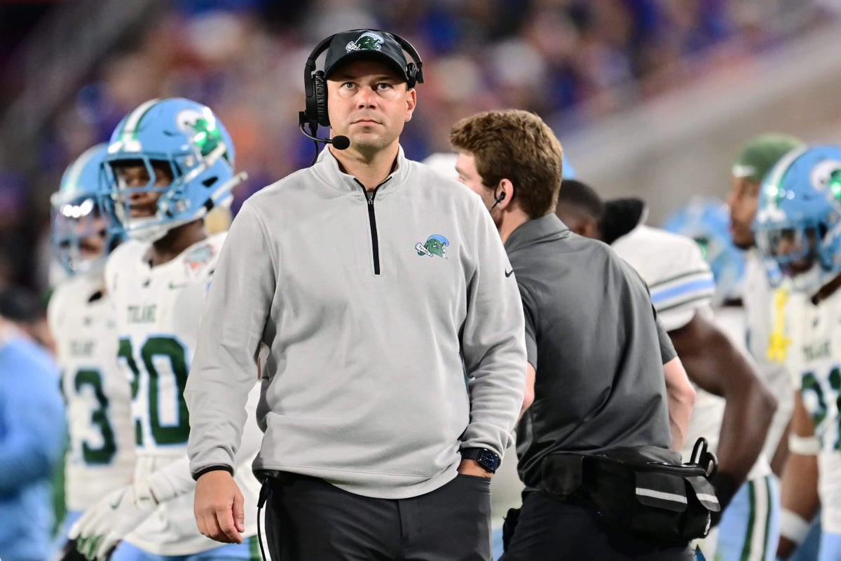 Jon Sumrall announces death of father on eve of leading Tulane vs. Ole Miss in CFP