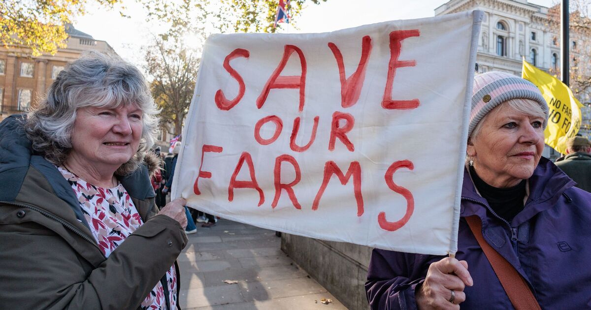 Keir Starmer sneaks out major U-turn as 'personal cost won't be forgotten'