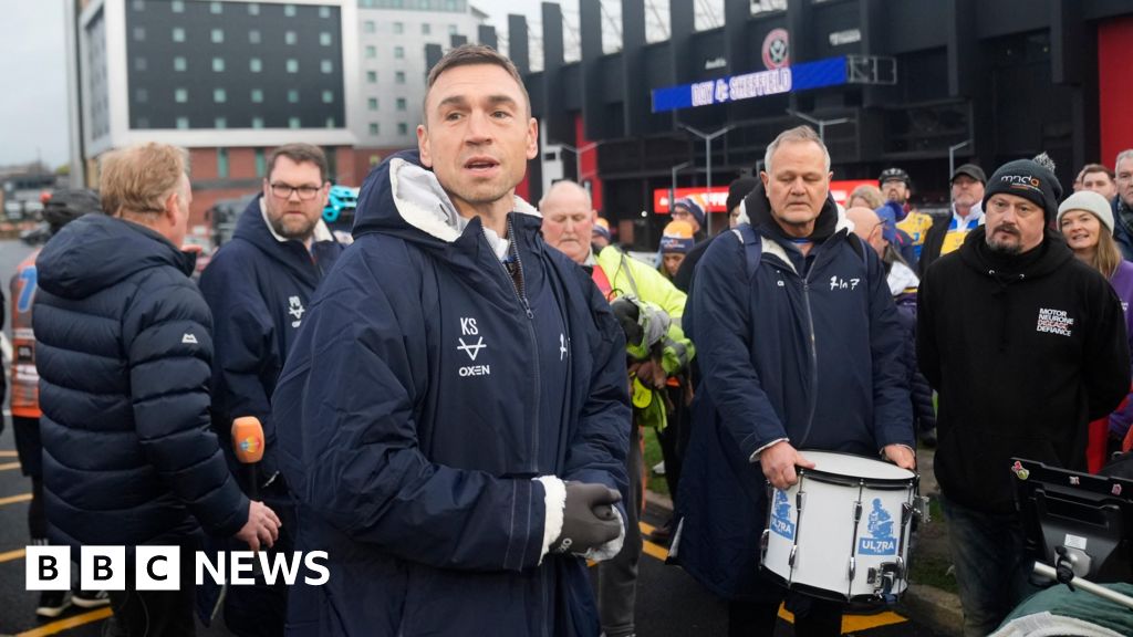 Kevin Sinfield in Sheffield for latest MND ultramarathon