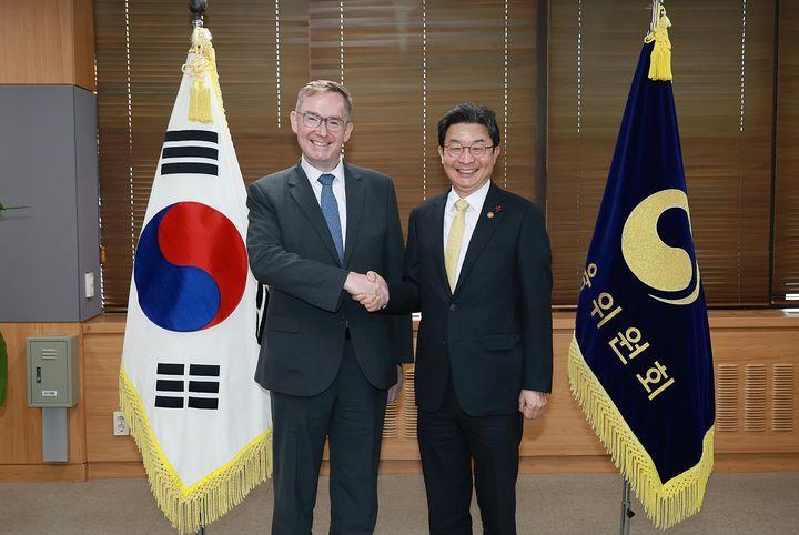 Korea, UK discuss financial cooperation after FTA upgrade - The Korea Times