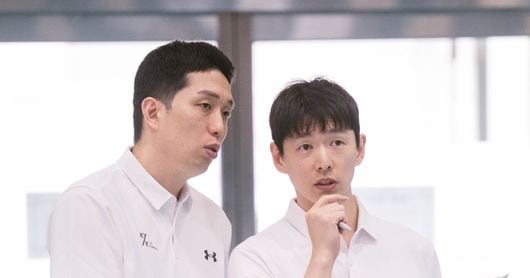 Han Seon-su Donates 20 Million Won for 20,000 Sets Milestone