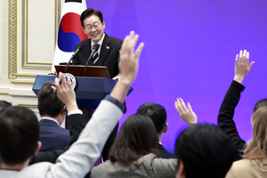 Nuclear-powered submarines key outcome of US deal: Lee