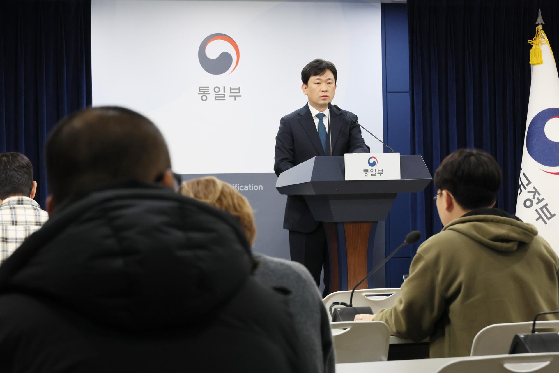 Recent legal revisions bring end to era of leaflet campaigns against N. Korea: unification ministry - The Korea Times