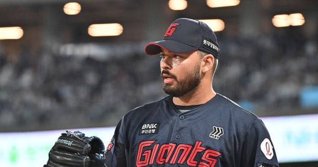 Lotte Giants Part Ways with Alex Gamboa