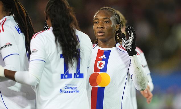Manchester United crash to heavy home defeat by Lyon in Women´s...