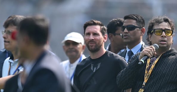 Messi Shuns Chaotic Indian Fans at Statue Unveiling