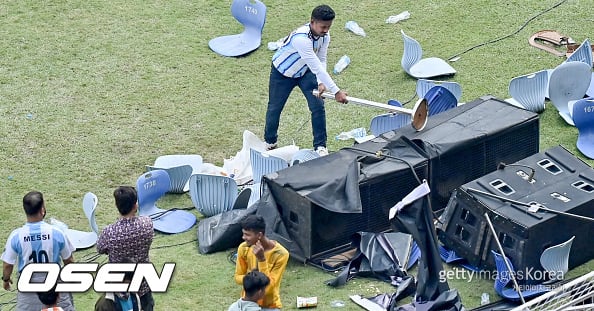 Indian Fans Riot at Messi Statue Unveiling in Kolkata