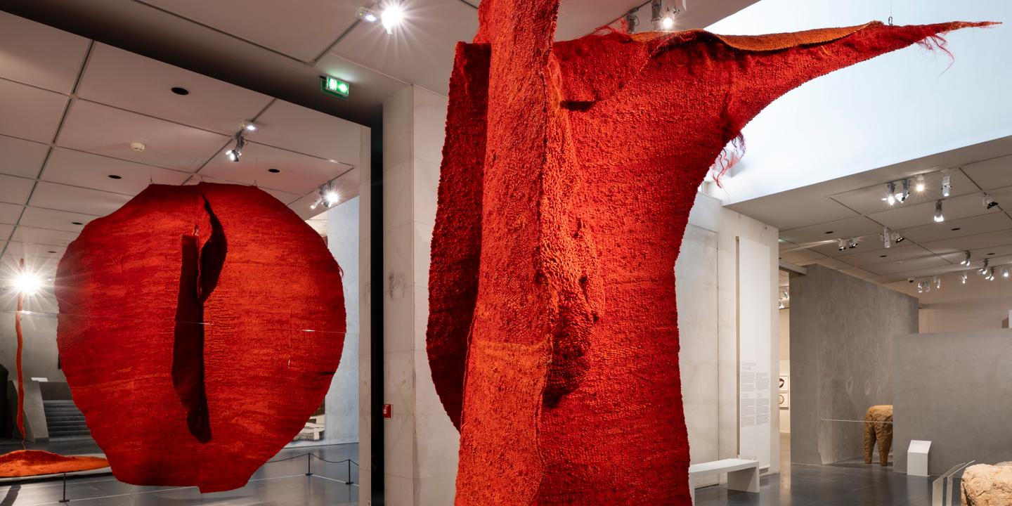 At Musée Bourdelle, the textile sculptures of Magdalena Abakanowicz