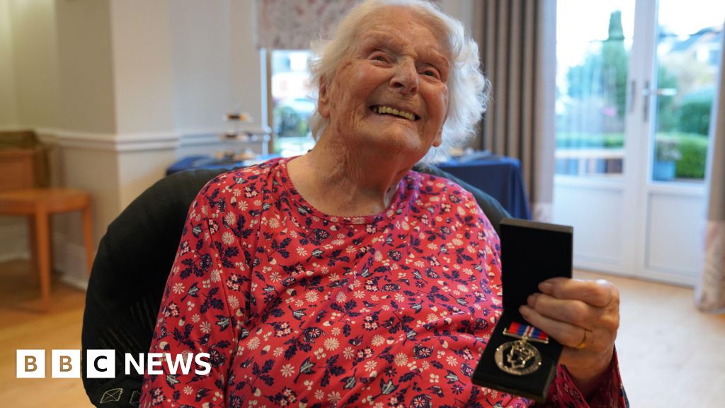 Navy veteran receives World War Two medal 80 years on