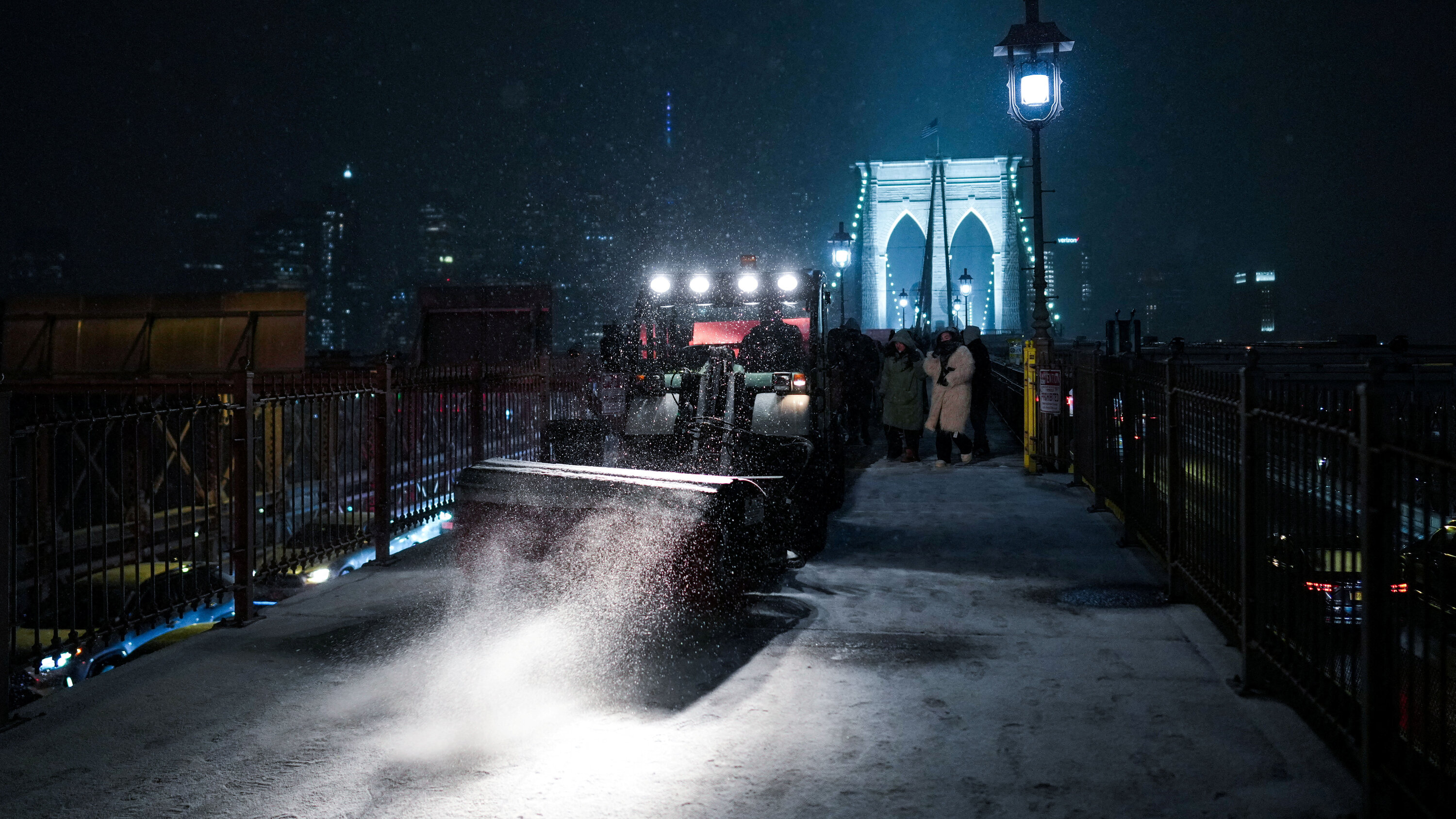 New Yorkers Wake Up to Snow, Though Not as Much as Forecast
