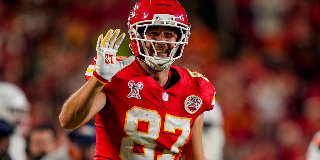 NFL legend makes bold Travis Kelce prediction as Chiefs star mulls future