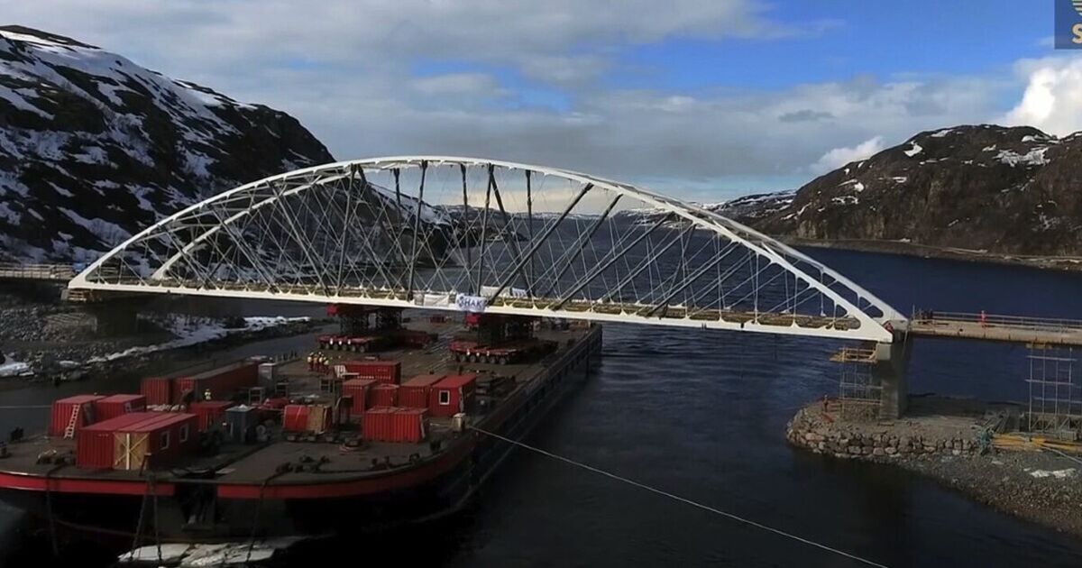 European country ready to blow up £64m bridge connecting it to Putin's Russia